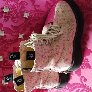 R13 size 37 combat boots